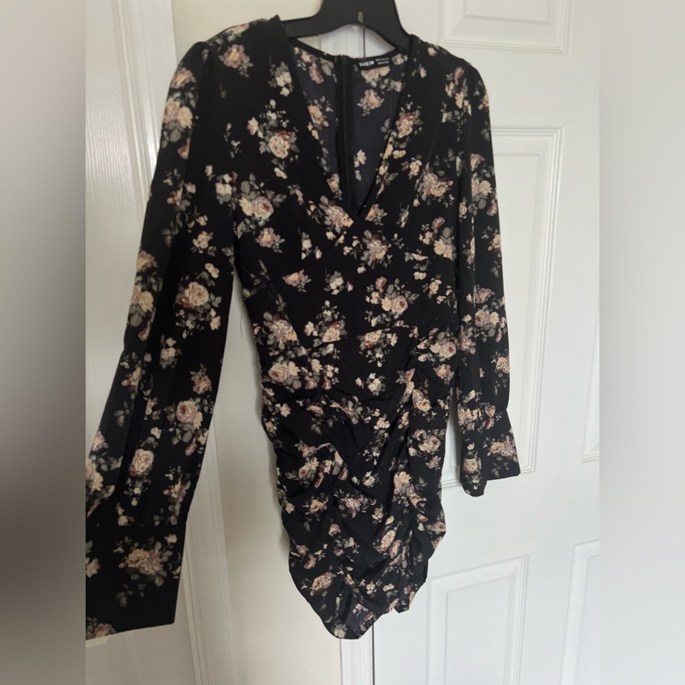 NWOT Long Sleeve Floral Dress - Picture 2 of 5